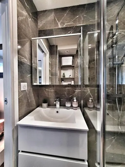 Love Room A Cannes - Appartement 25M2 Pour 2 Personnes Avec Un Jacuzzi Prive