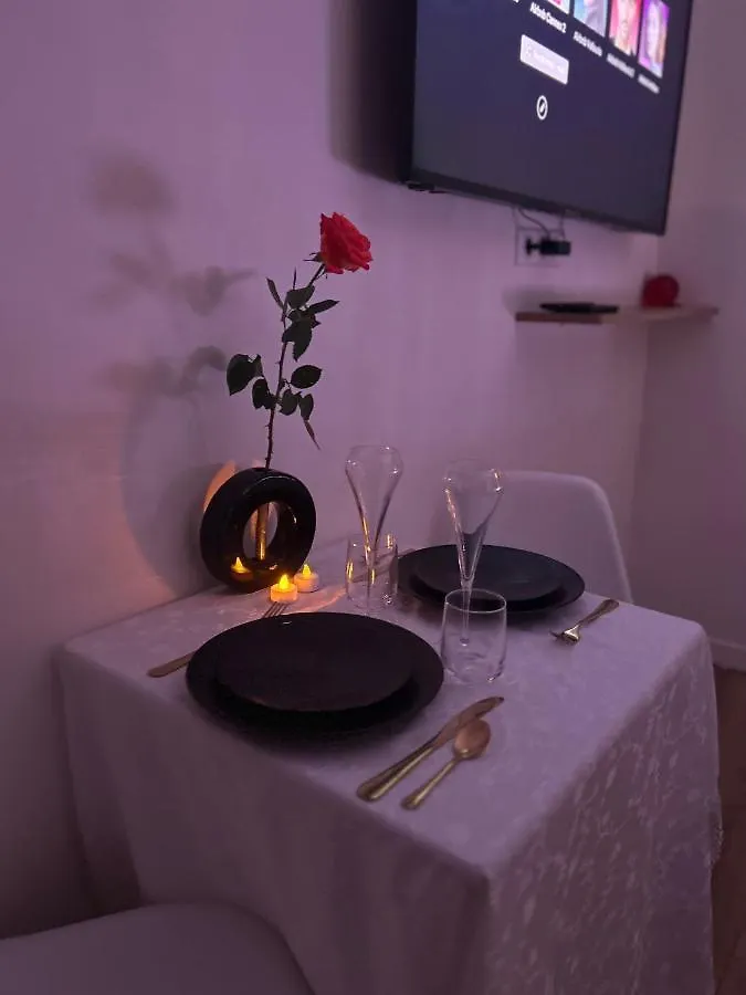 Apartment Love Room A Cannes - Appartement 25M2 Pour 2 Personnes Avec Un Jacuzzi Prive